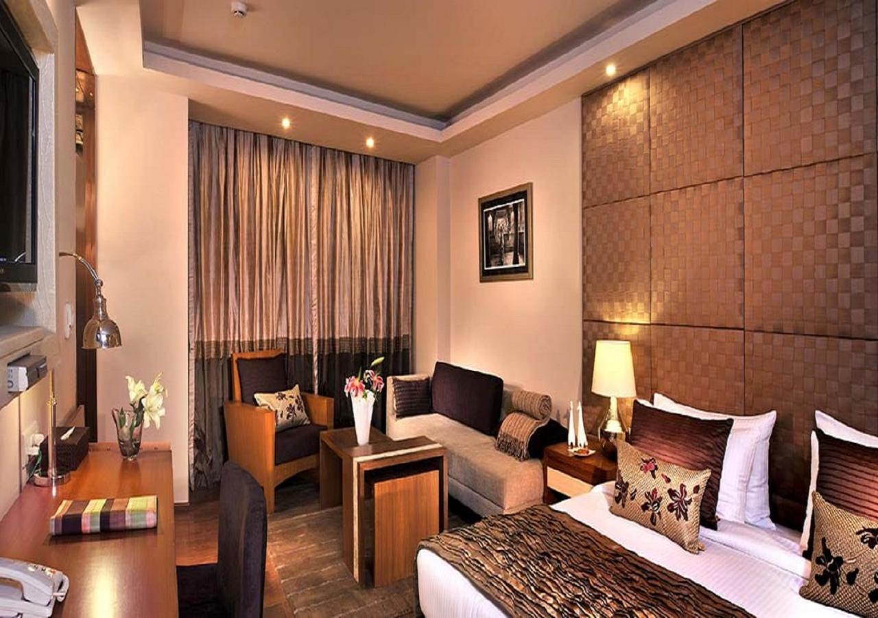 Udman Hotel Panchshila Park Nueva Delhi Exterior foto